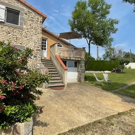 Holiday home Holiday Home Saint-Beauzire Near Pauillac Castle, Cleaning Included Saint-Beauzire (Haute-Loire)