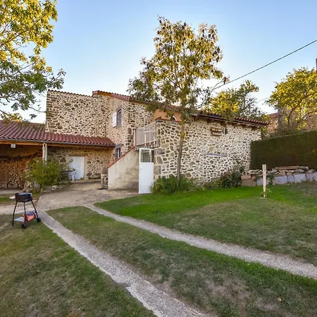 Holiday Home Saint-Beauzire Near Pauillac Castle, Cleaning Included * Saint-Beauzire (Haute-Loire)