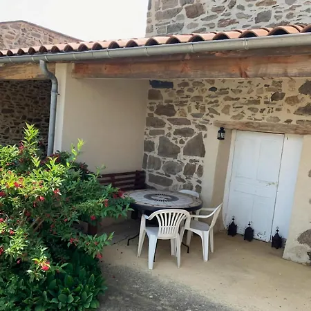 Holiday Home Saint-Beauzire Near Pauillac Castle, Cleaning Included *