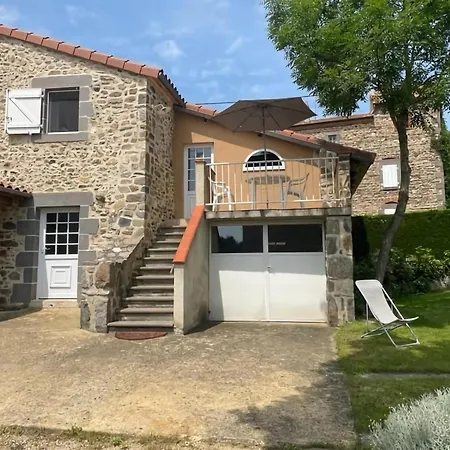 Holiday Home Saint-Beauzire Near Pauillac Castle, Cleaning Included * Saint-Beauzire (Haute-Loire)